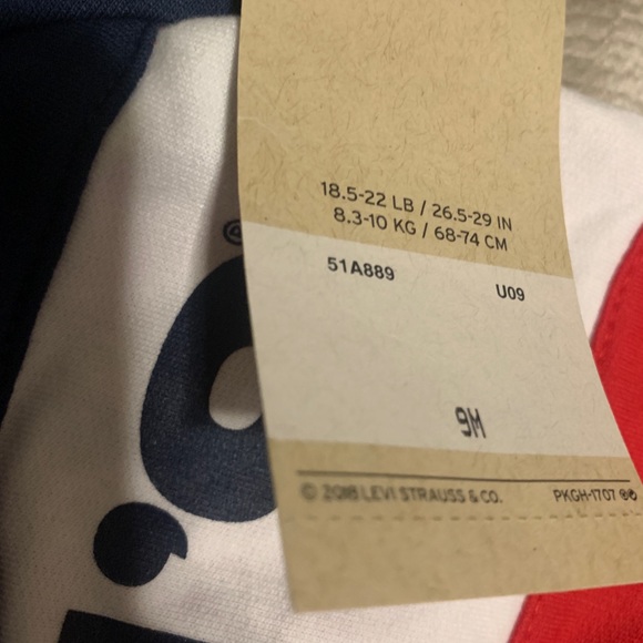 Levi’s Infant Short Hoodie Romper Perfect for Baby for Summer! NWT! Unisex - Picture 3 of 4